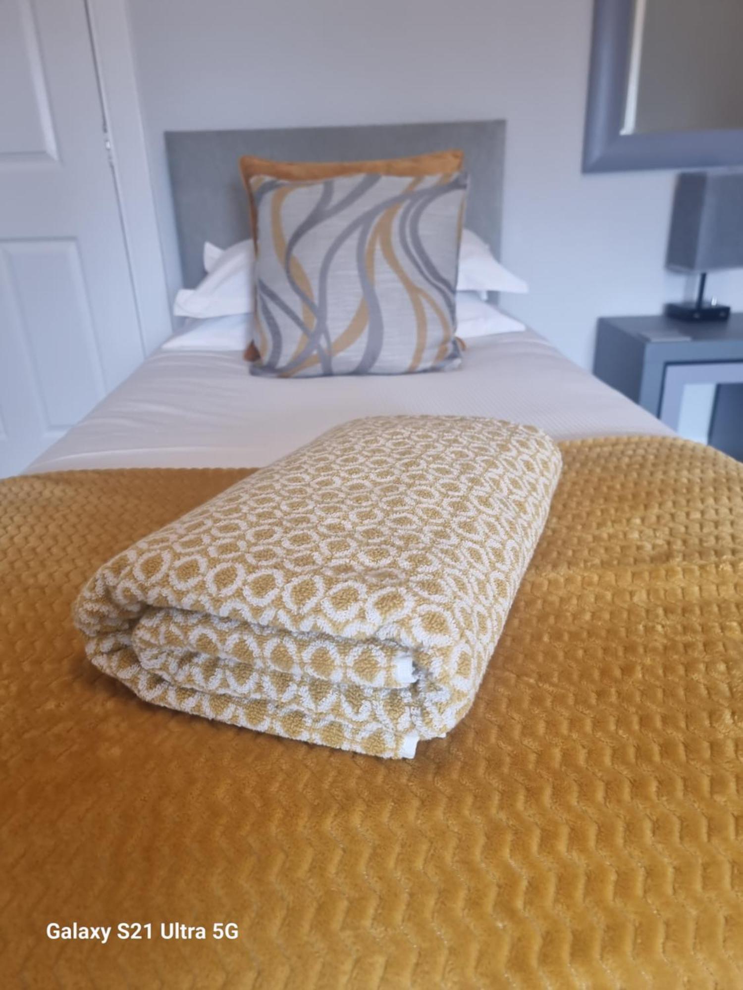 St Leonards Guest House Largs Bagian luar foto