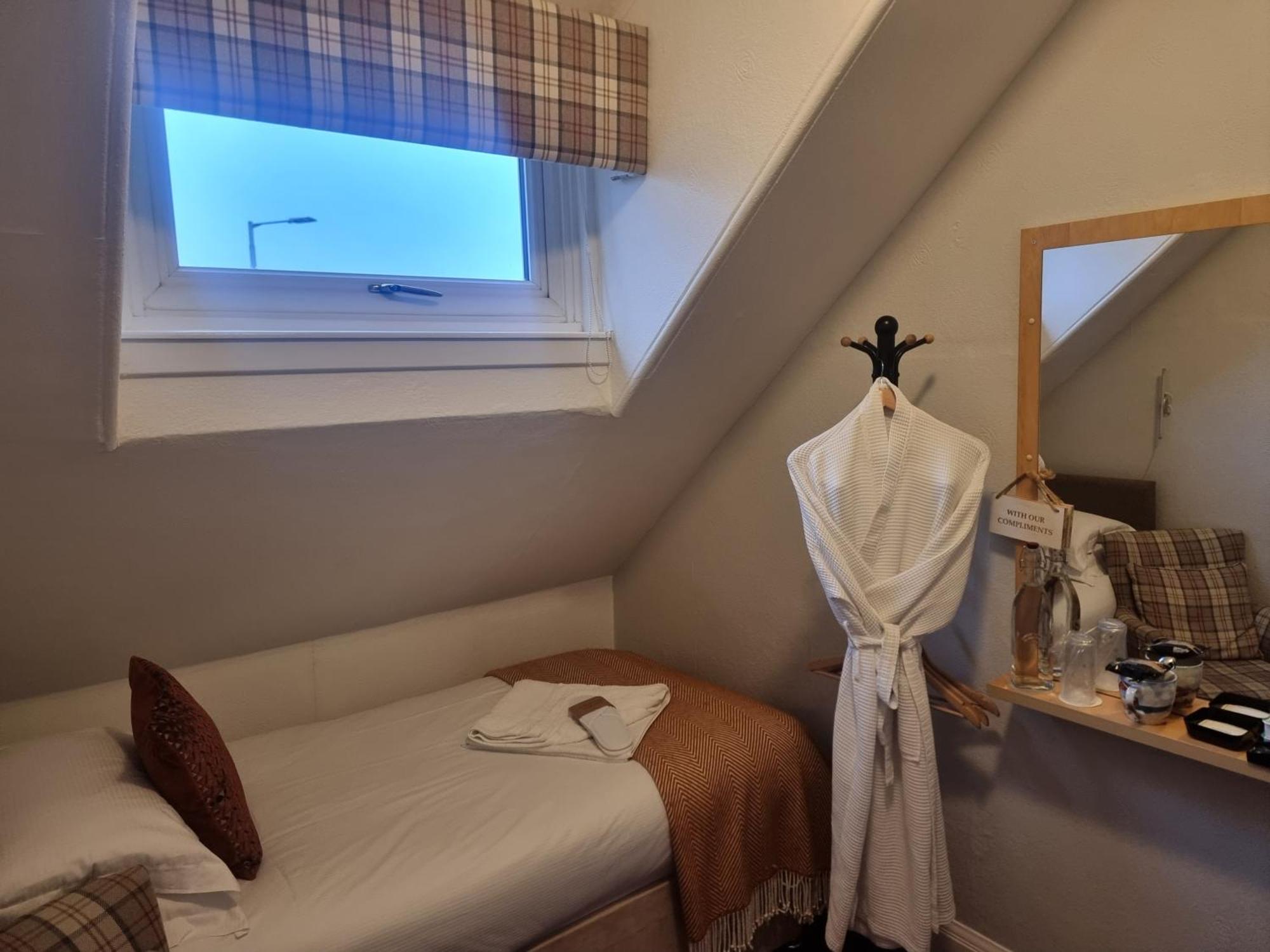 St Leonards Guest House Largs Bagian luar foto